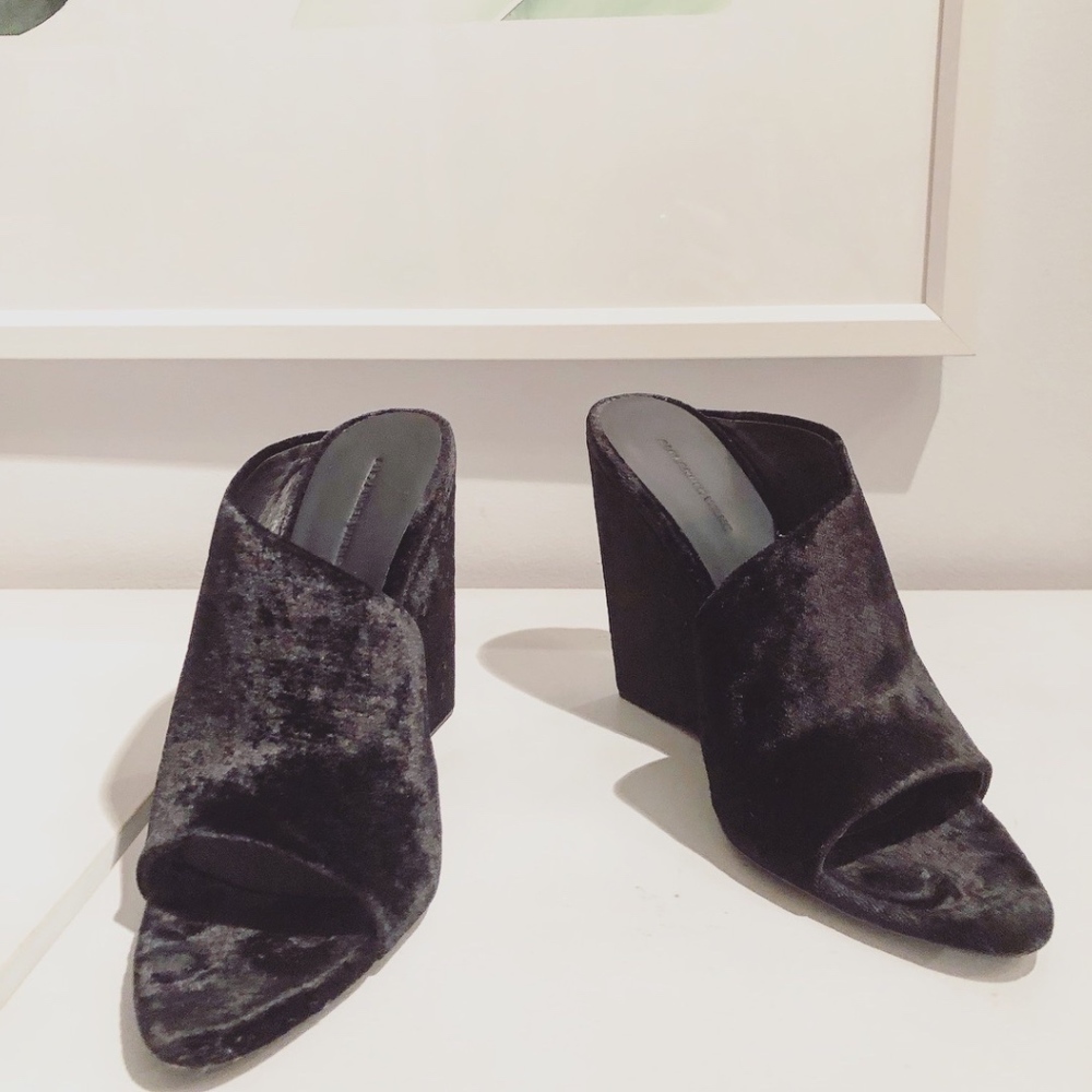 ALEXANDER WANG Crushed Velvet Black Mules Wedges - Picture 6 of 8